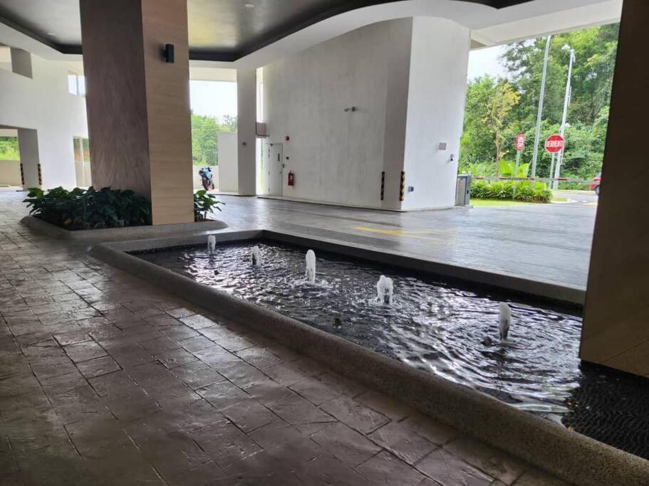 Antara Lima Pangsapuri *